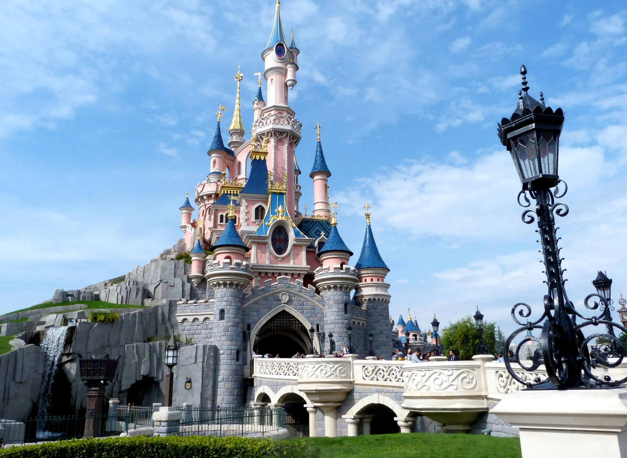 Réserver Taxi Aller de Paris à Disneyland en toute Simplicité