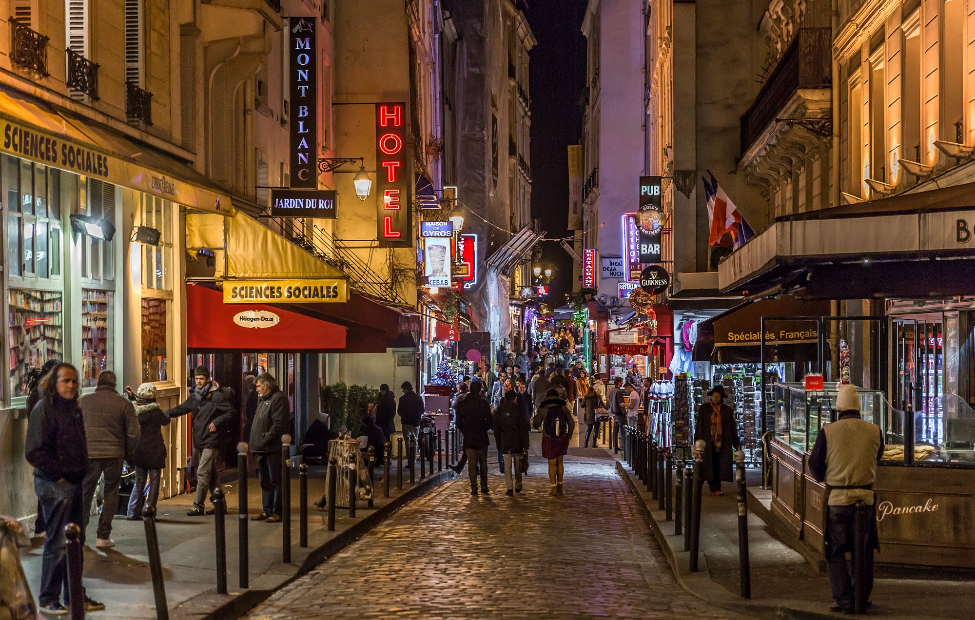 Réservez un Taxi pour le Quartier Latin: Découvrez le Cœur de Paris