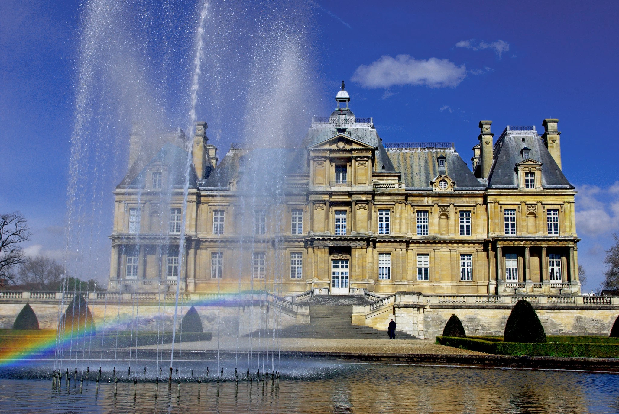 Réservez un Taxi pour le Château de Maisons-Laffitte : Élégance Classique aux Portes de Paris