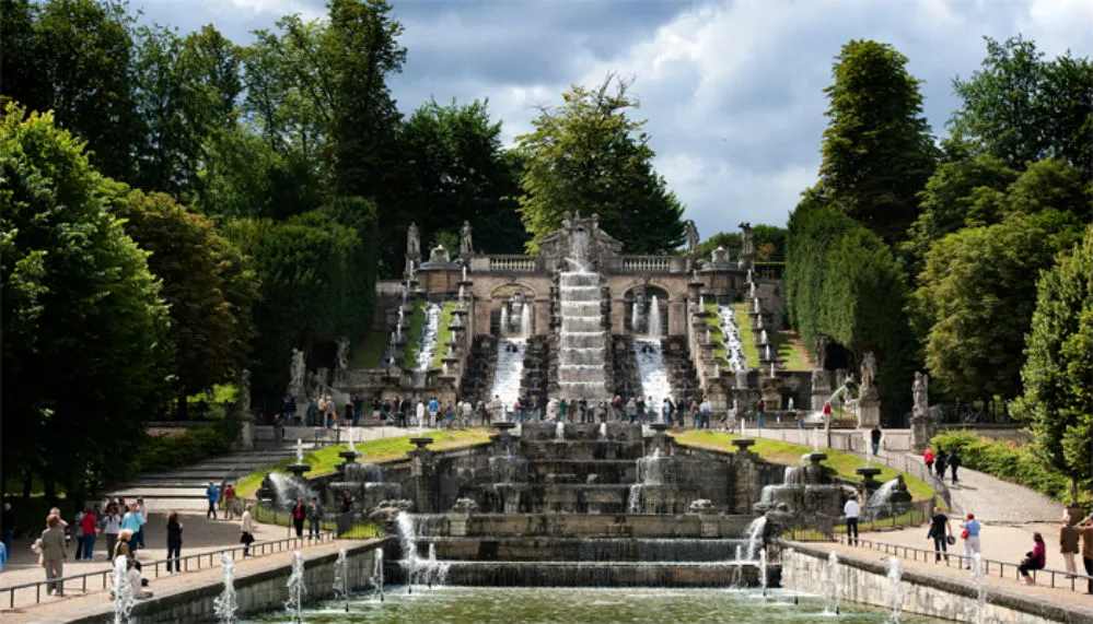 Réserver Taxi pour le Domaine National de Saint-Cloud : Promenade Historique et Jardins à la Française