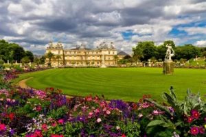 Taxi_Jardin_du_Luxembourg_Paris